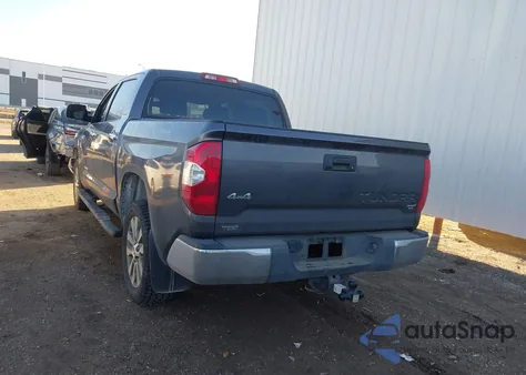 2017 Toyota Tundra Limited 5.7L V8 z USA, uszkodzony, nr VIN 5TFHW5F11HX645127